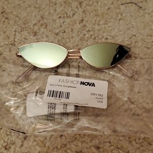 Fashion Nova Quit It Now sunglasses - Gold